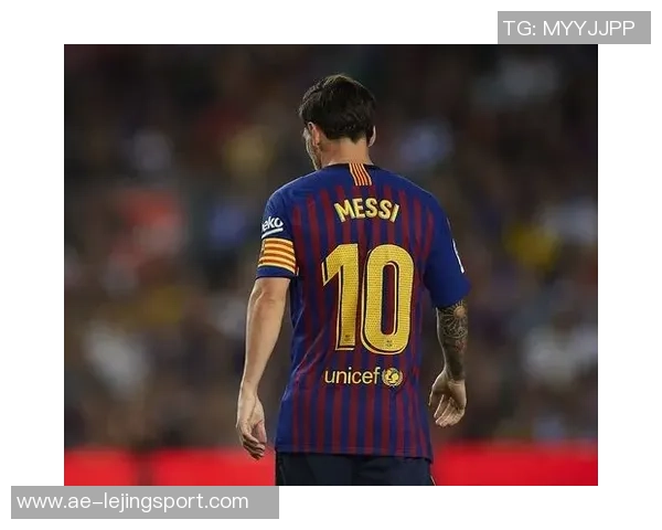 两位金球先生的传奇相遇2006年魔笛首秀梅西国家队首球回顾 两位金球先生的传奇相遇2006年魔笛首秀梅西国家队首球回顾