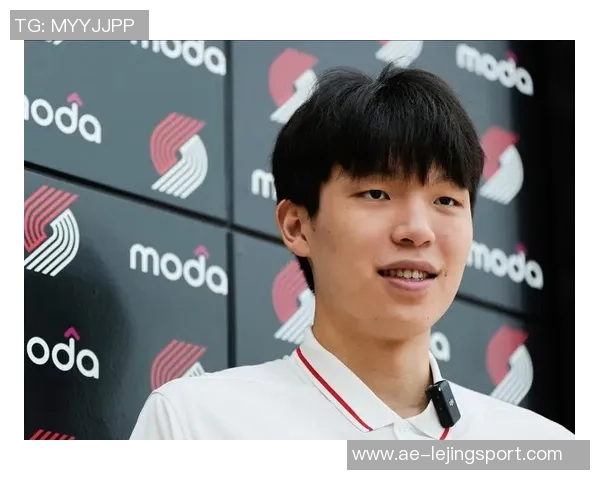 杨瀚森精彩单挑尤班克斯背运转身连招引发观众热烈反响