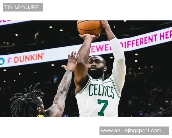 杰伦布朗表现出色17投8中斩获20分外加8篮板5助攻4抢断三分球命中率待提升 杰伦布朗表现出色17投8中斩获20分外加8篮板5助攻4抢断三分球命中率待提升