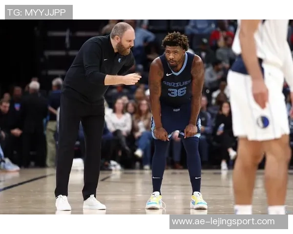 斯玛特称赞文班如同小孩般站在他身边期待他未来更大成就 斯玛特称赞文班如同小孩般站在他身边期待他未来更大成就